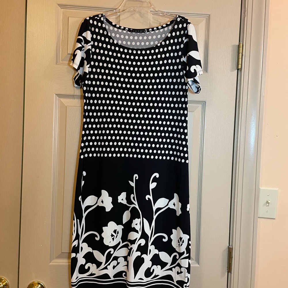 Tiana B. Black and Cream Floral and‎ Polka Dot Short Sleeve Dress, Size XS?